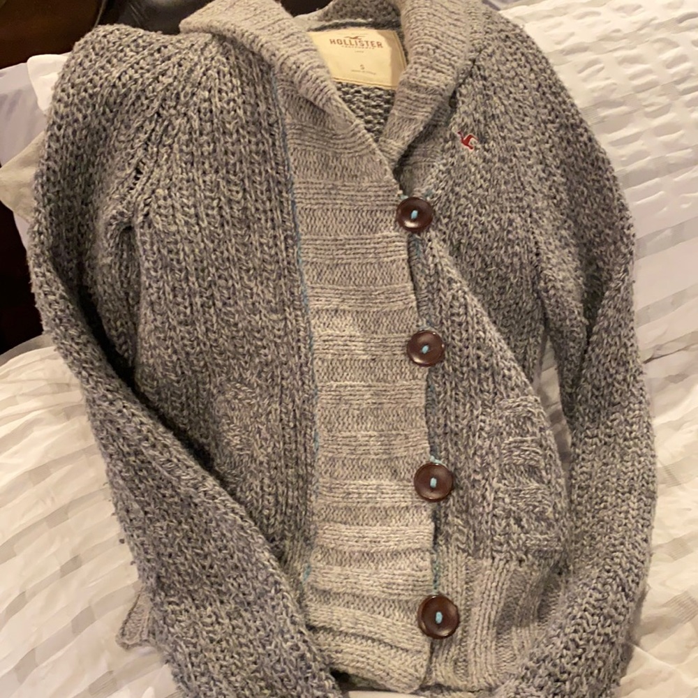 🎒Hollister Cropped Cardigan🎒